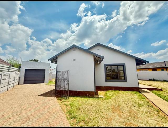 3 BEDROOM HOUSE FOR SALE IN VANDERBIJLPARK SE 6